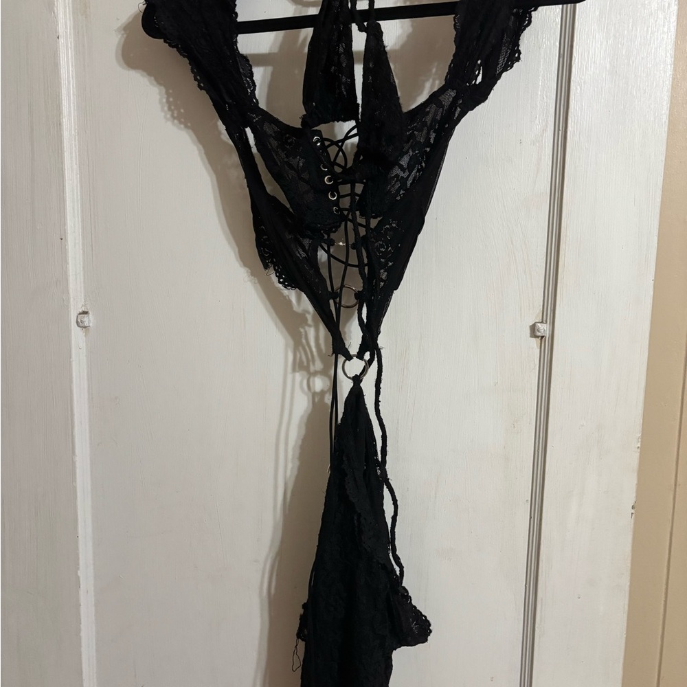 Chic Black Lace Chemise